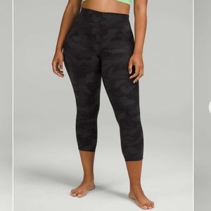 Lululemon 🍋 InStill High-Rise Crop 23"